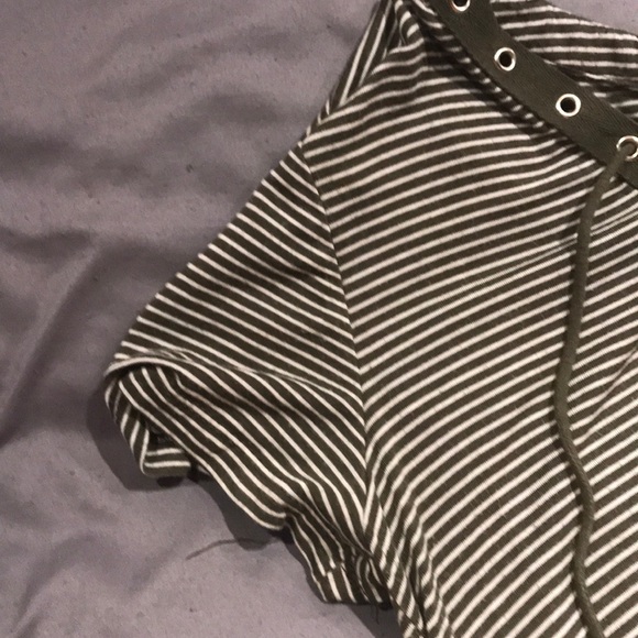 Green forever 21 lace up shirt - Picture 3 of 3